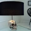 Designová černá stolní lampa 38320 Skull 44cm