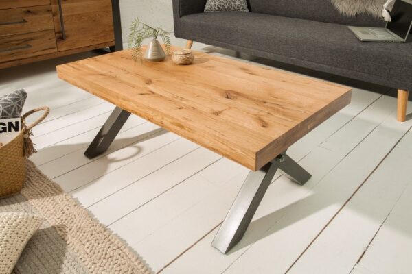 Moderní dřevěný stolek do obývacího pokoje - vyrobený z divokého dubu, masivní černé nohy, rozměr 110 cm x 45 cm x 60 cm