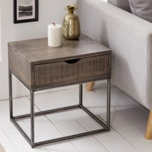 Nadčasový stolek do ložnice - z masivního dřeva akácie v šedé barvě, černé nohy, rozměr 45 cm x 45 cm x 35 cm