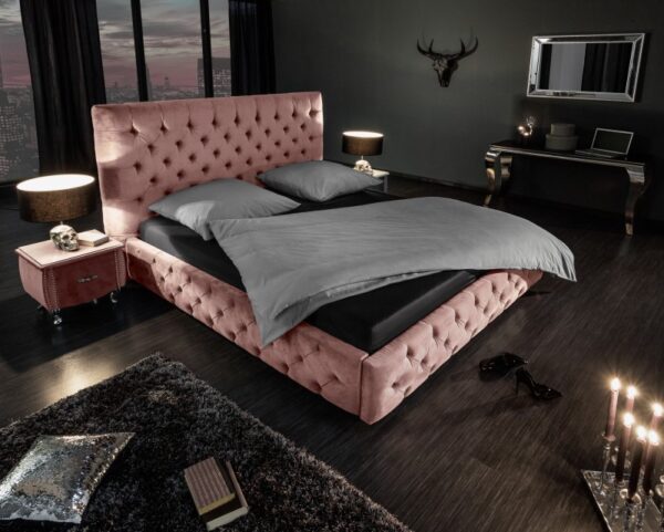 Designová retro postel pro dva - růžový sametový potah, prošívání, masivní konstrukce, rozměr 190 cm x 138 cm x 220 cm