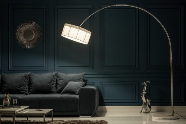 Elegantní bílá lampa do obýváku - mramorovým podstavec, nastavitelná výška, velikost 230 cm x 225 cm