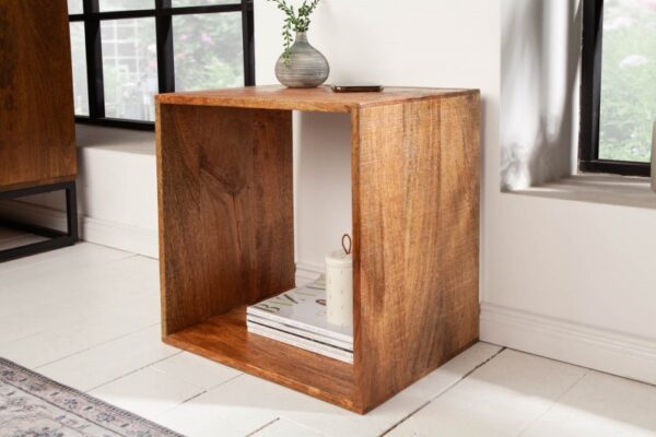 Moderní masivní stolek do obývacího pokoje nebo police - z mangového dřeva, rustikální styl, rozměr 43 cm x 43 cm x 33 cm