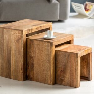 Rustikální odkládací stolky z mangového dřeva - do obývacího pokoje, možnost zasunutí do sebe