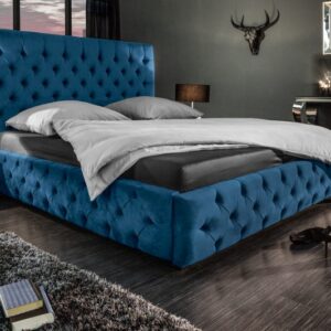 Luxusní postel v nadčasovém designu - kvalitní čalounění, rám z recyklovaného dřeva, chesterfield prošívání, rozměr 210 cm x 138 cm x 220 cm, tmavě modrá barva