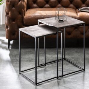 Designové malé odkládací stolečky - stříbrná barva, ze slitiny kovu a hliníku, rozměry 40cm a 35cm