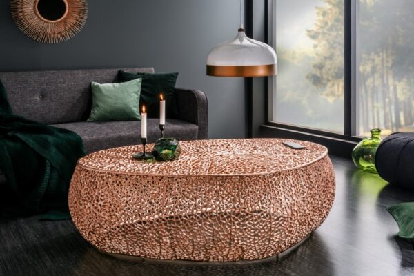 Stylový měděný odkládací stolek - do obývacího pokoje, tvar listu, rozměr 122 cm x 42 cm x 69 cm