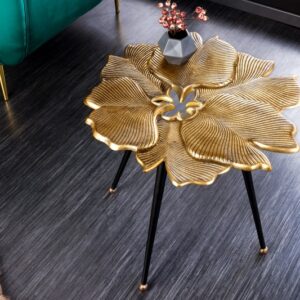 Dekorativní odkládací stolek do obývacího pokoje - dekor květu, ze slitiny kovu, rozměr 58 cm x 50 cm x 58 cm